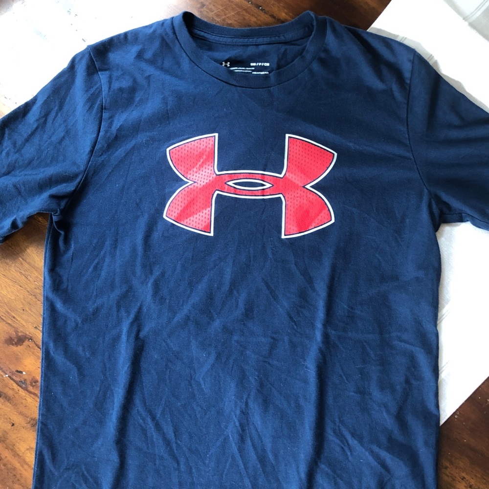 Under Armour T-shirt